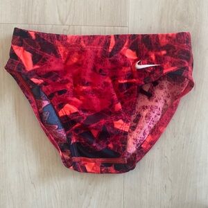 Nike Men’s Solar Rise Brief Swimsuit
Color: University Red, size 24